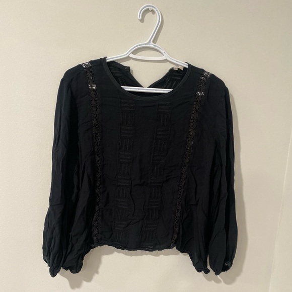 Aritzia Wilfred top. Size medium. Pairs well with jeans - Picture 1 of 4